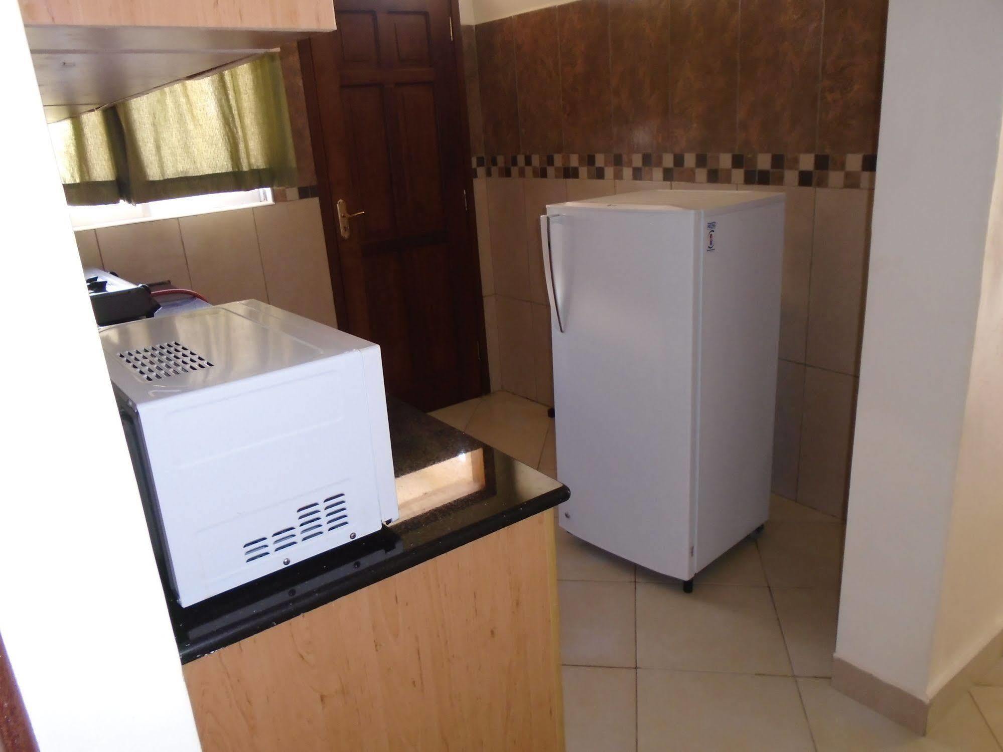 Pawenzi Serviced Apartments Момбаса Экстерьер фото