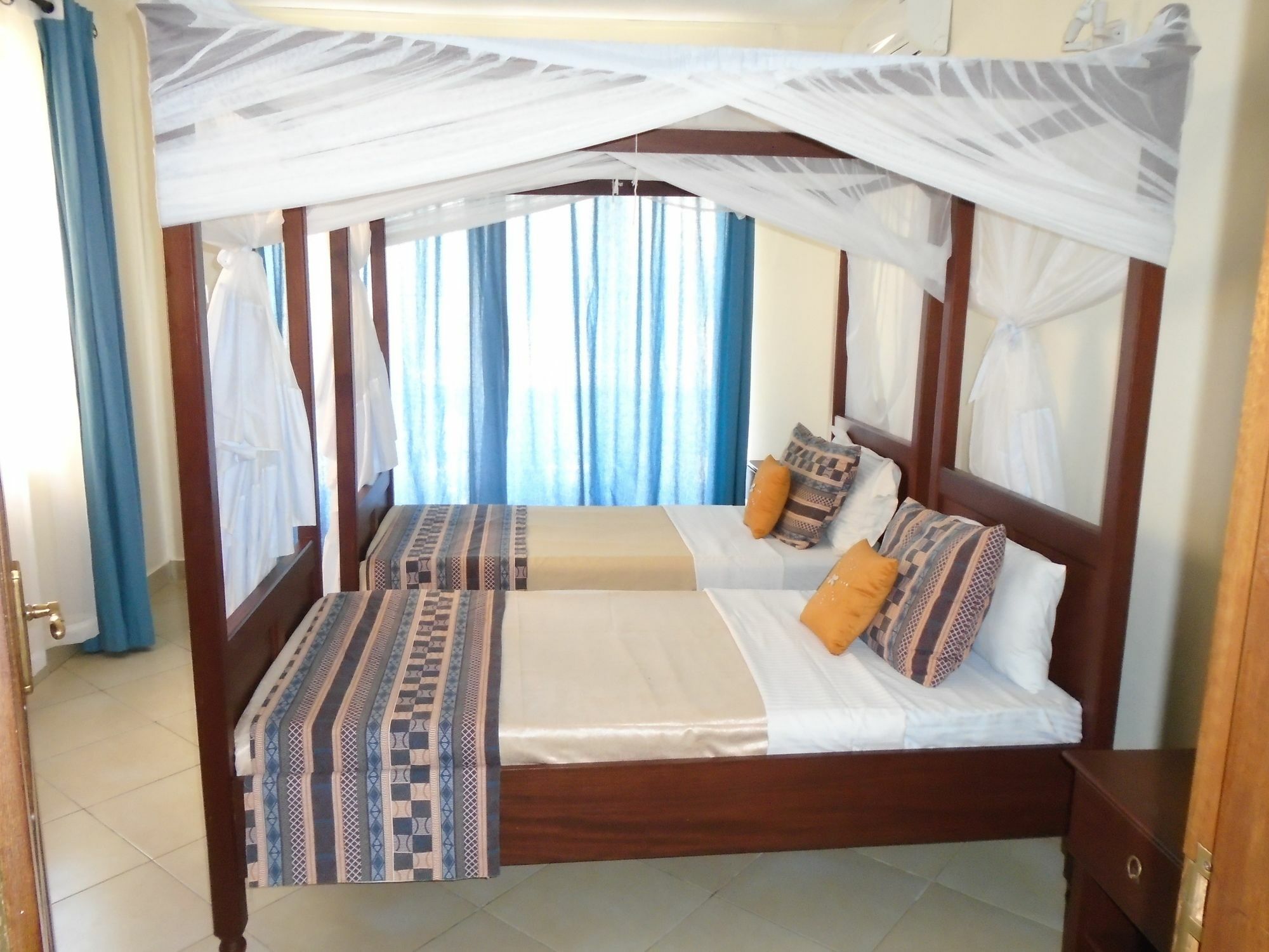 Pawenzi Serviced Apartments Момбаса Экстерьер фото