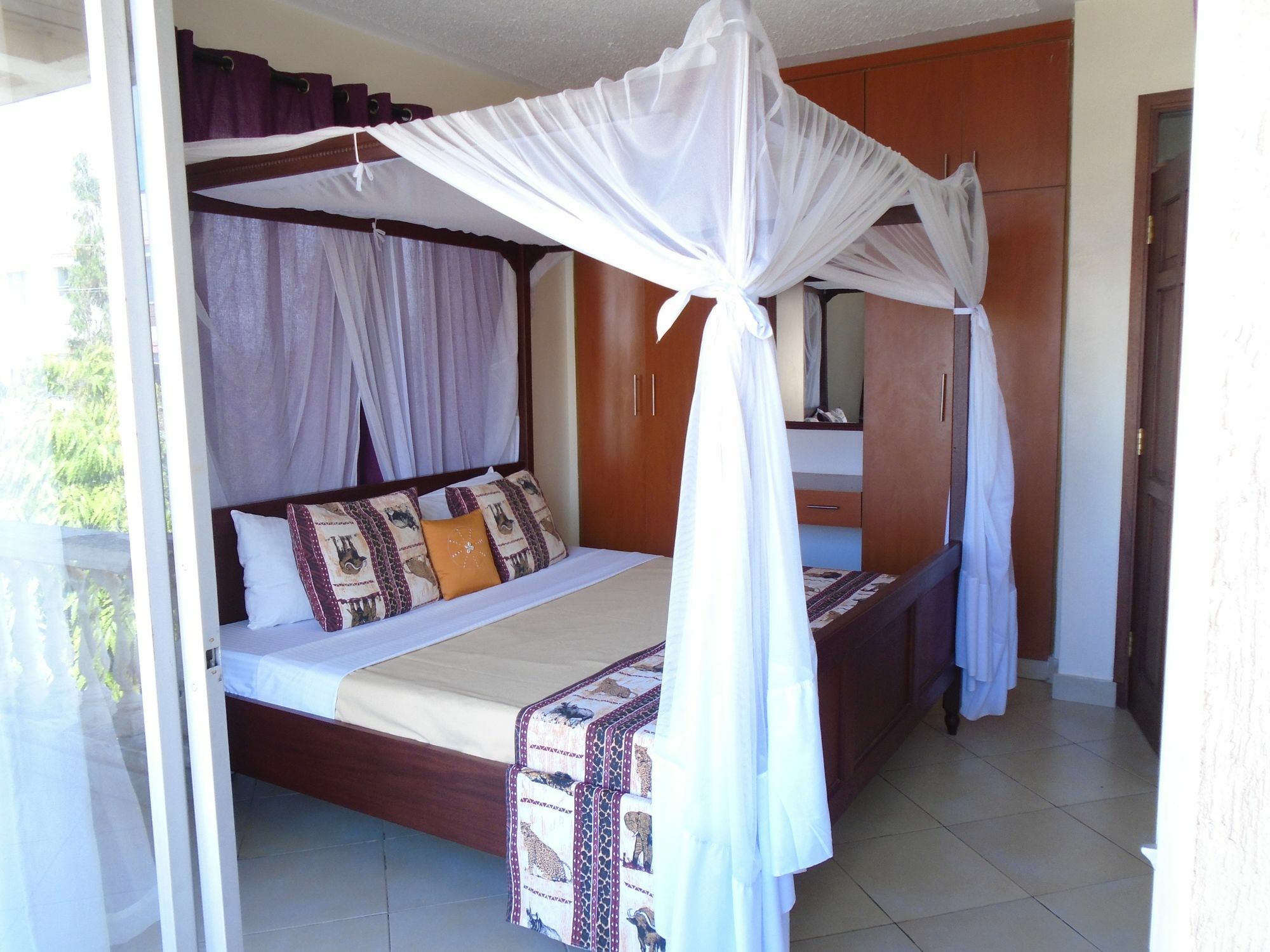 Pawenzi Serviced Apartments Момбаса Экстерьер фото